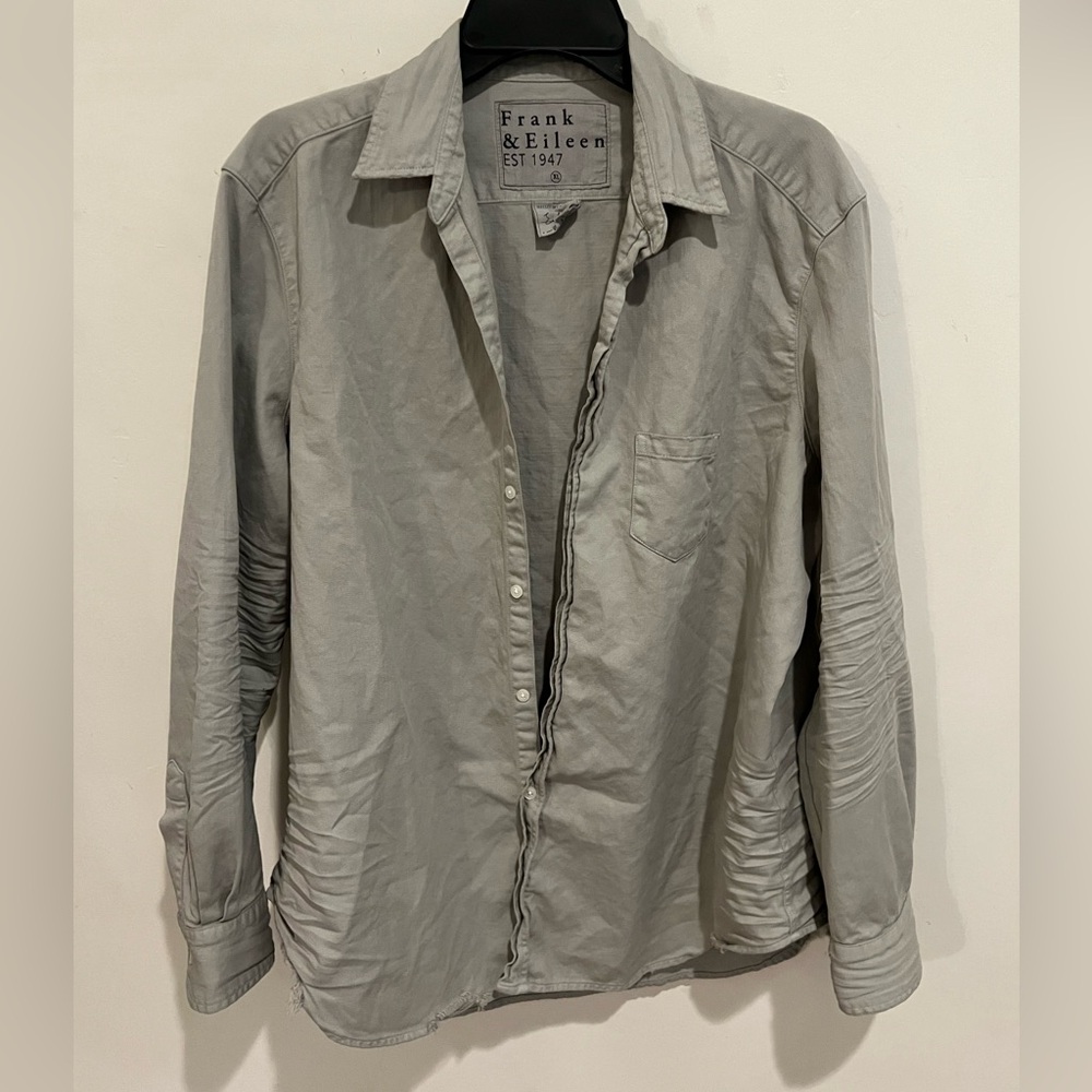 $268 FRANK & EILEEN (xl) gray light sage button up